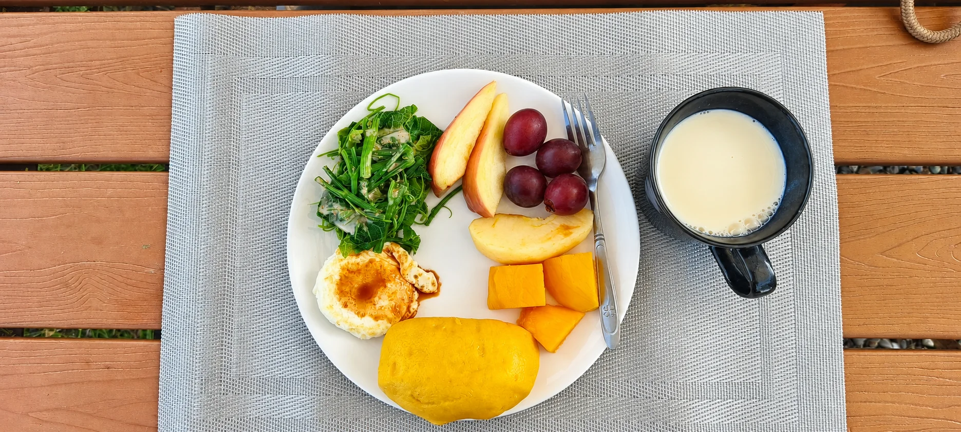 Farmhouse breakfast and drink