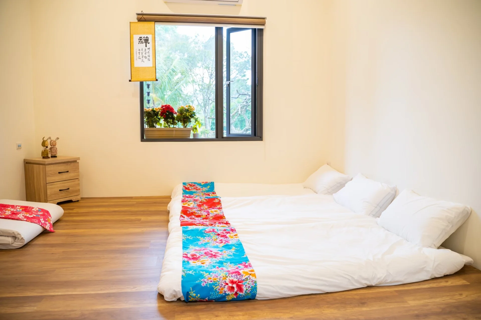 Japanese-style room